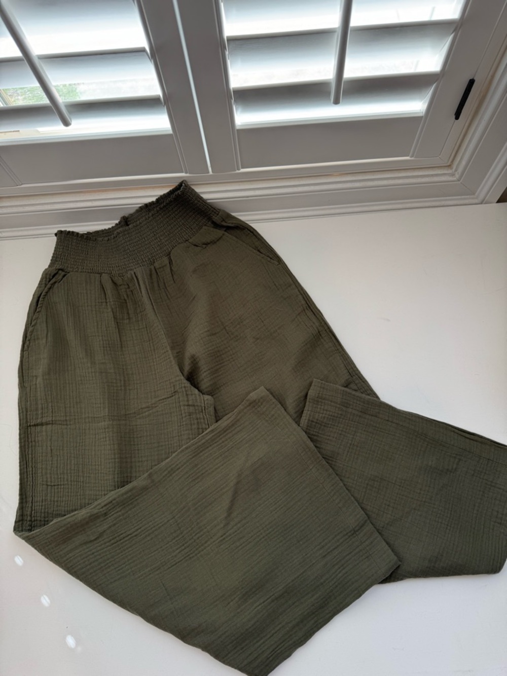 New women’s Z Supply Gauze Wide Leg Pants Olive Green Elastic Waist Size L